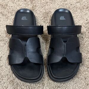 Wild Fable (Target) Size 8 Black Sandals